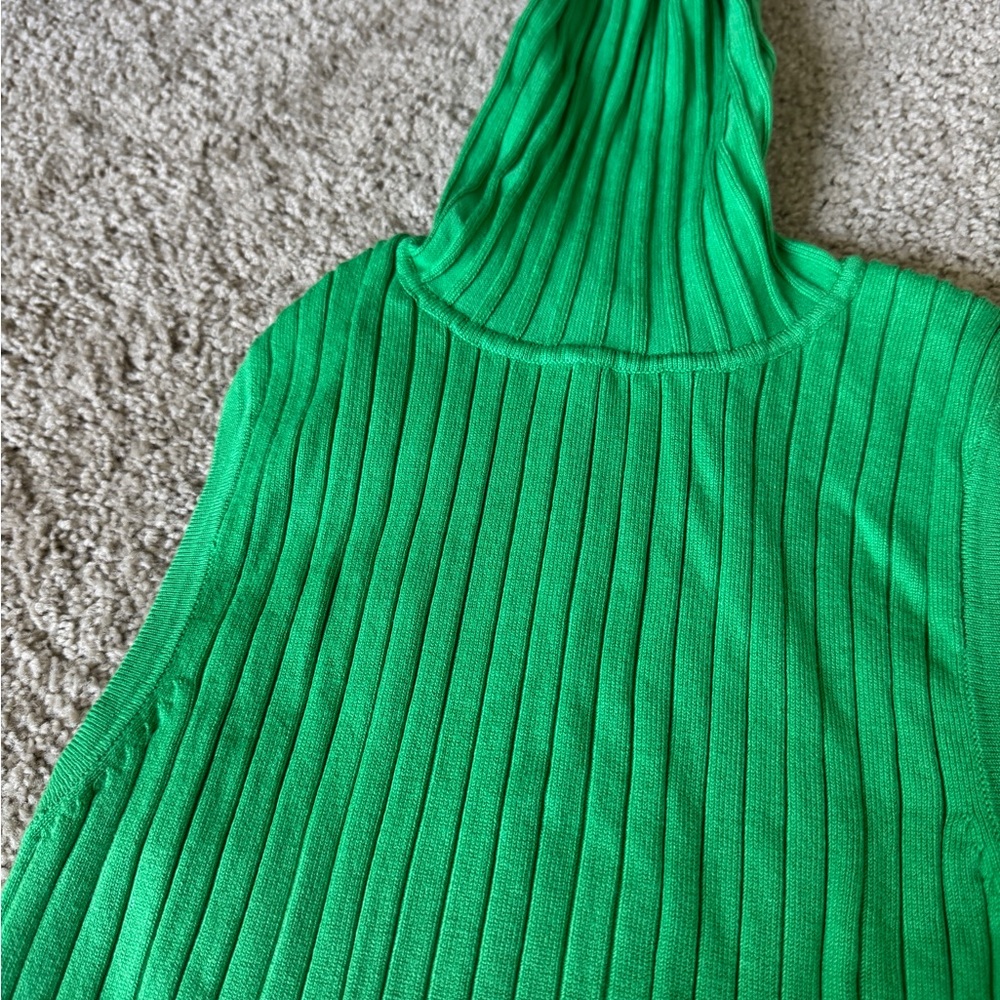 Green Ribbed Sleeveless Top - Picture 2 of 3